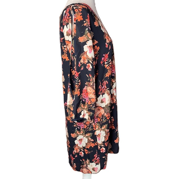 Lulus Women’s Shifting Dears Blue Floral Slit Sleeves Mini Shift Dress Small - Picture 3 of 11